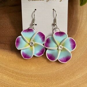Beautiful Plumeria Earrings NEW